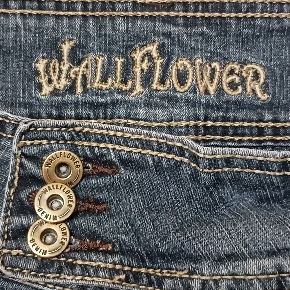 Wallflower Low Rise Boot Cut Denim Jeans - Picture 4 of 7